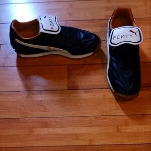 FENTY PUMA SNEAKERS.Real Genuine and Original.Womens sz 10.5.Black leather
